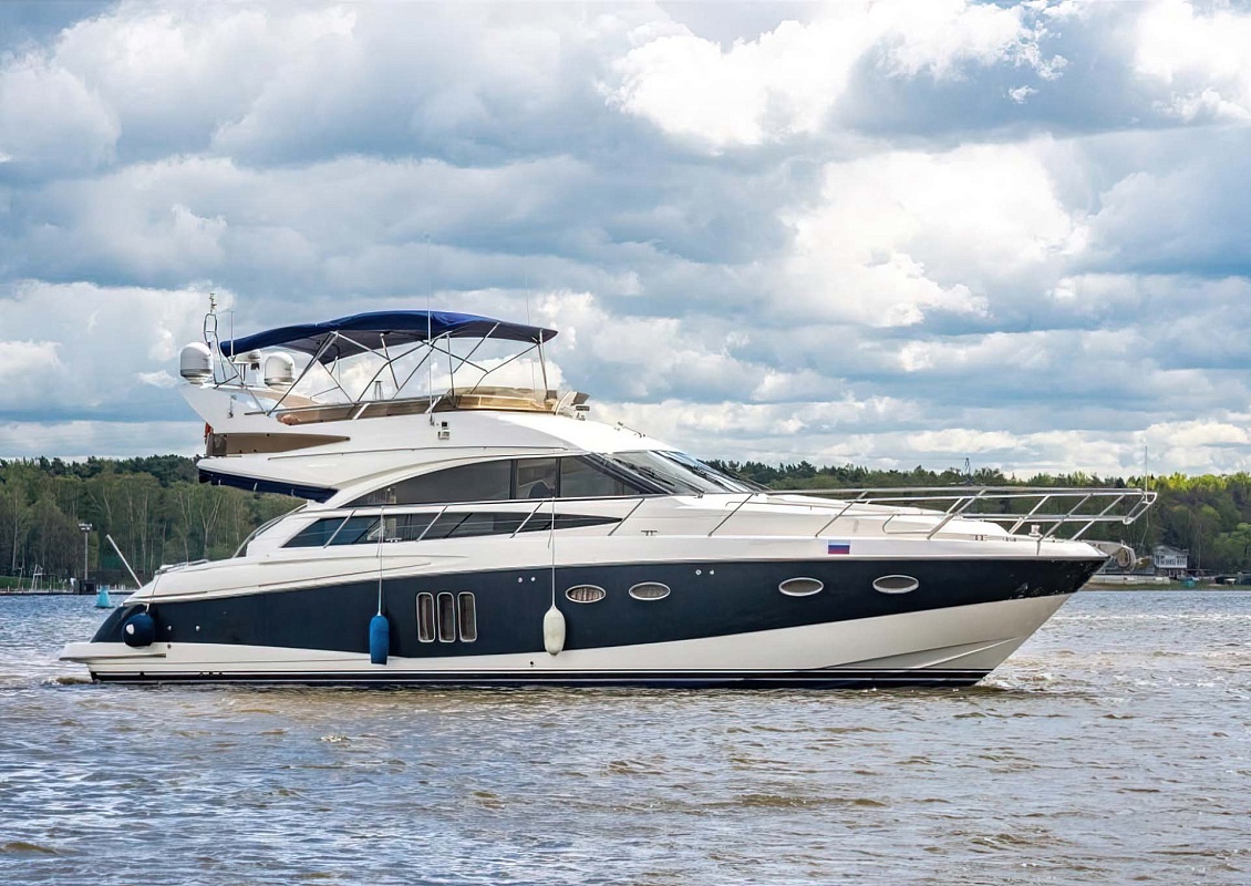 Аренда моторной яхты Princess 54 в Москве и Московской области
